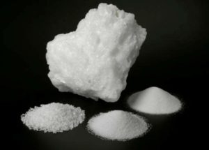 Beyaz korindon alışılmadık bir mineral türüdür