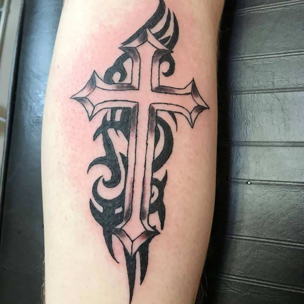 татуировка крест на предплечье мужские