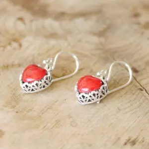 Серьги с кораллом — красота из морских пучин