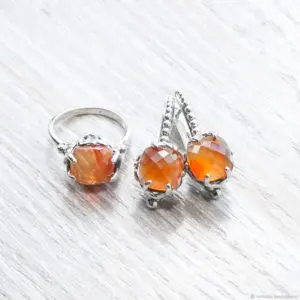 Серьги с сердоликом