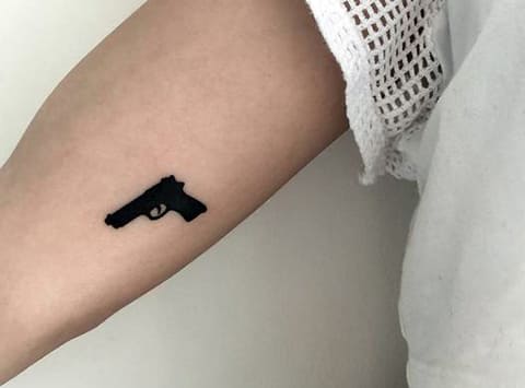 Pištolj za tetoviranje vs. Olovka za tetoviranje: koja je bolja?