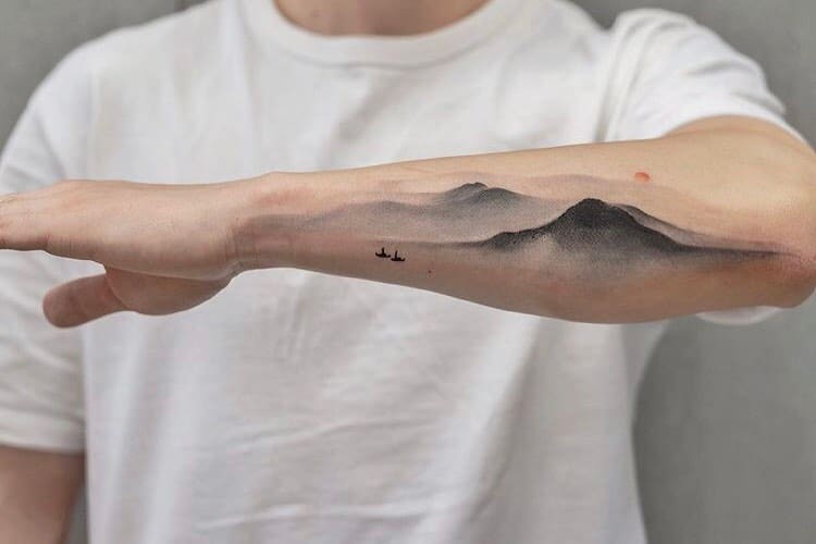 Татуировки гор: символизм и 40+ лучших дизайнерских идей на 2021 год