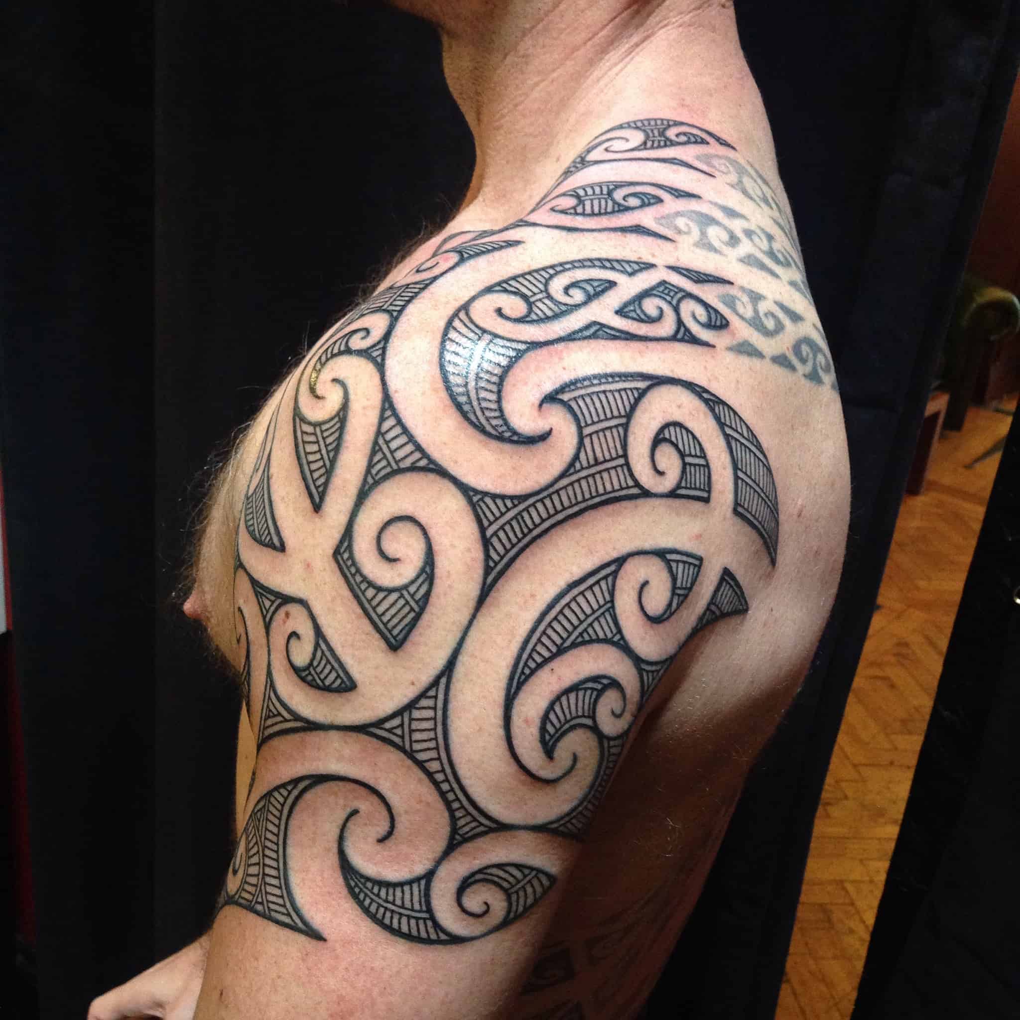 Татуировки маори: подробное знакомство с культурным наследием и значением татуировок маори