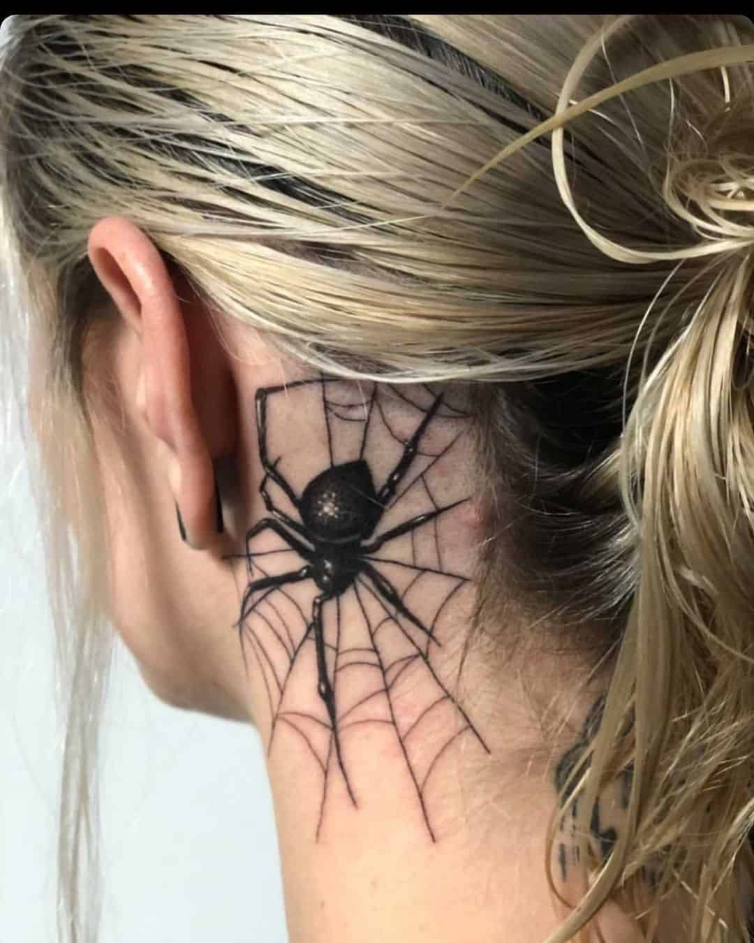 Тату паук на руке для девушки