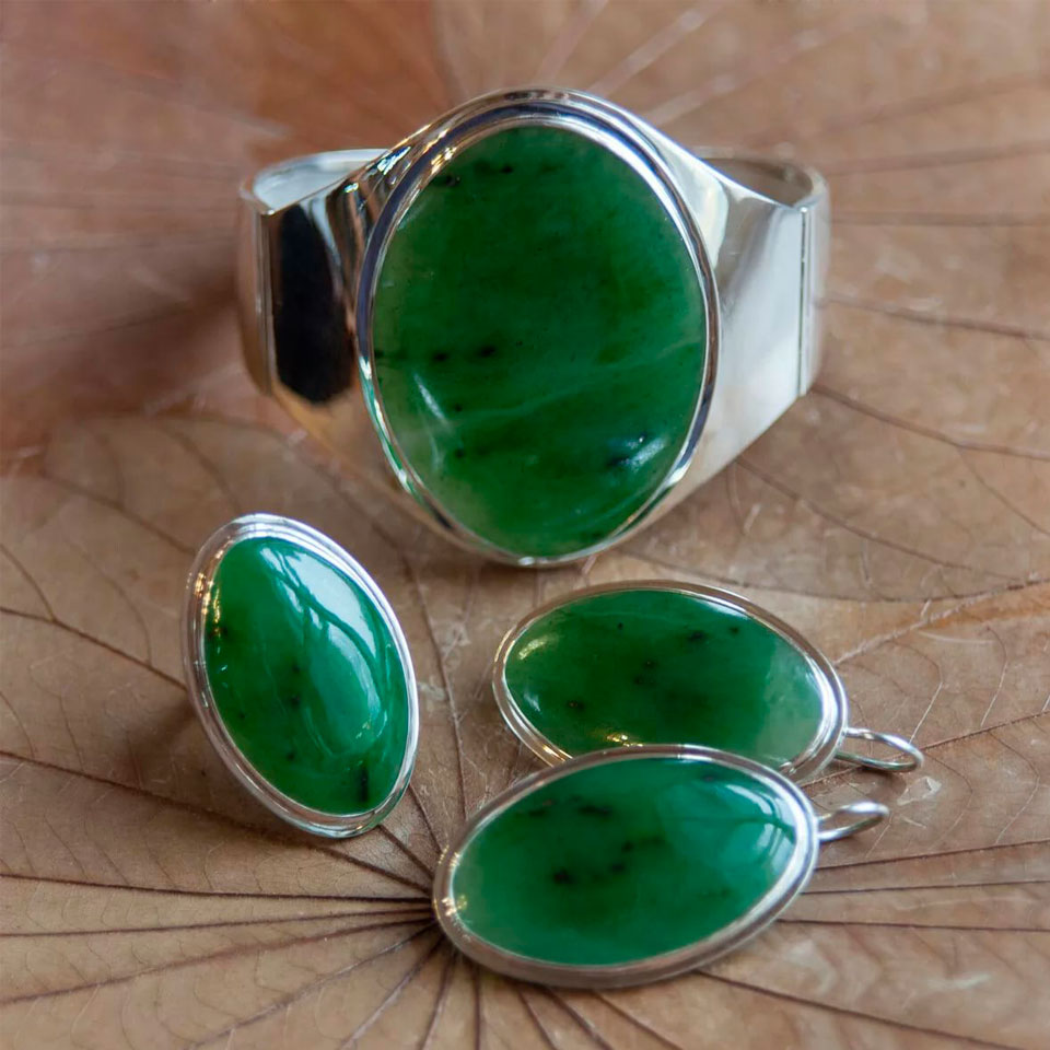 Green jade - nkume nke ahụike