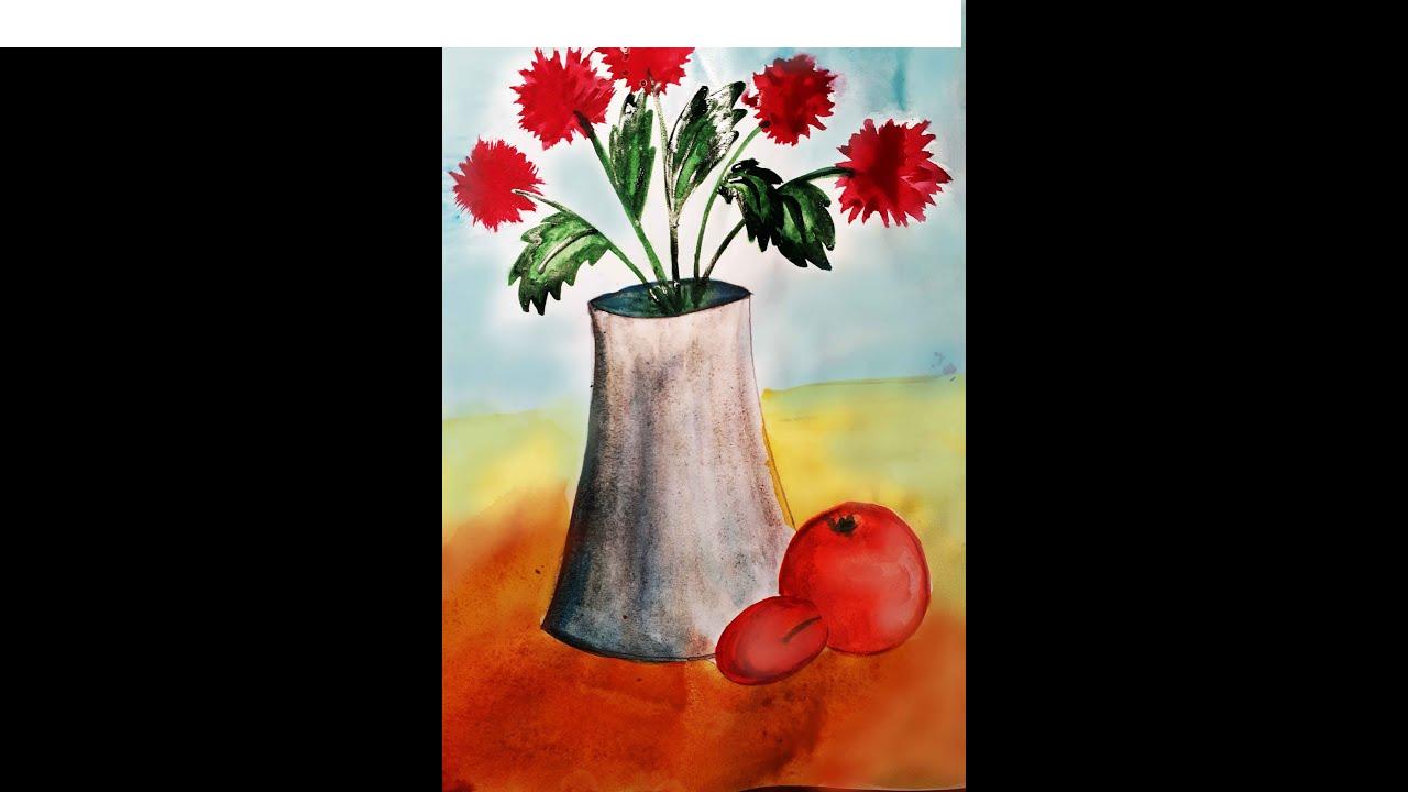 Nous dessinons une nature morte de fleurs dans un vase et des fruits