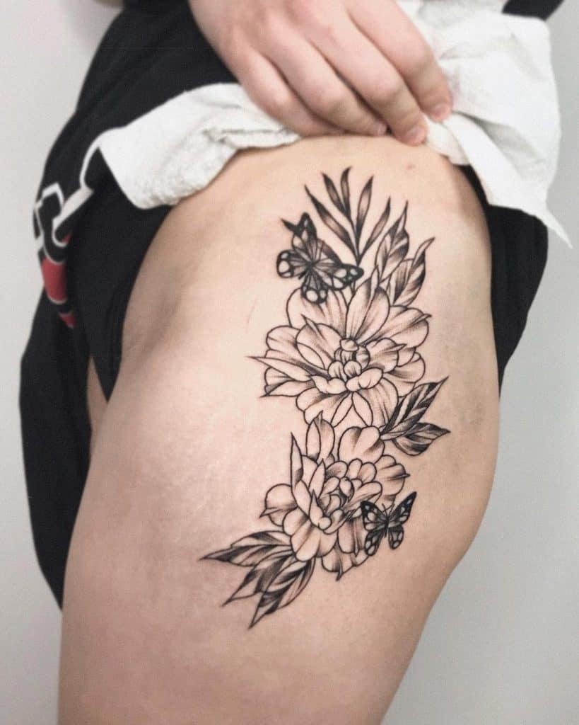 30 удивительных дизайнов татуировок на бедрах для женщин