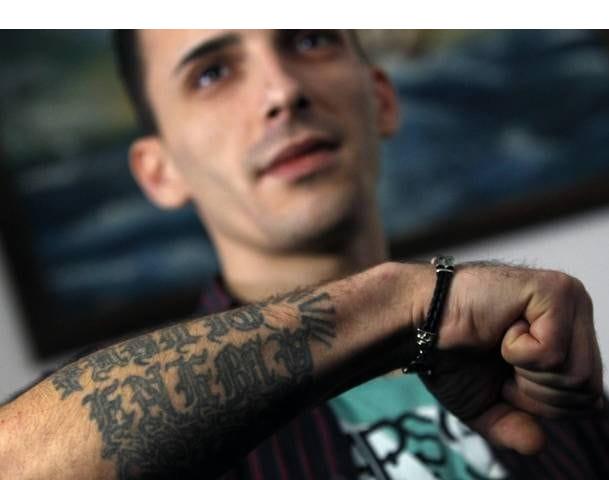 Бандитские татуировки: когда «семья» — смертельная ценность