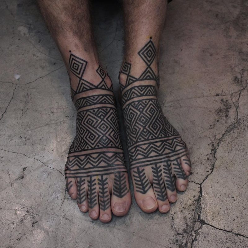 Десять самых болезненных мест для татуировки