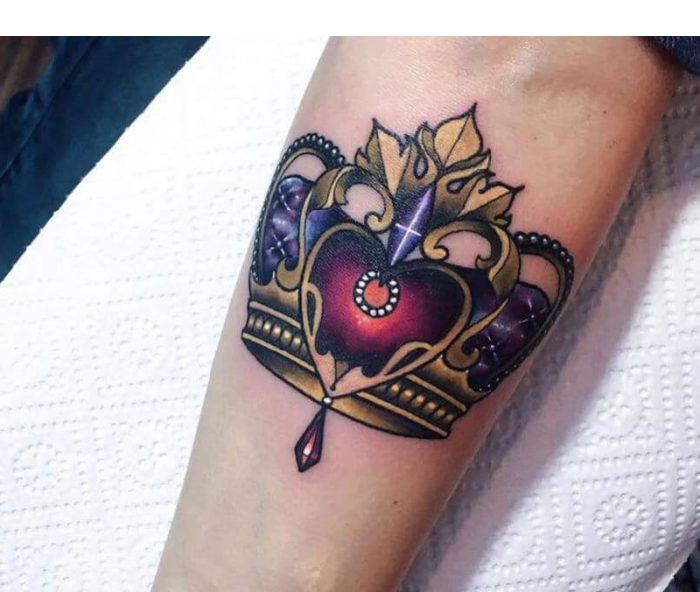 Tattoo na Crown - Mafi kyawun Tattoo na Kambi Ga waɗanda aka zaɓa