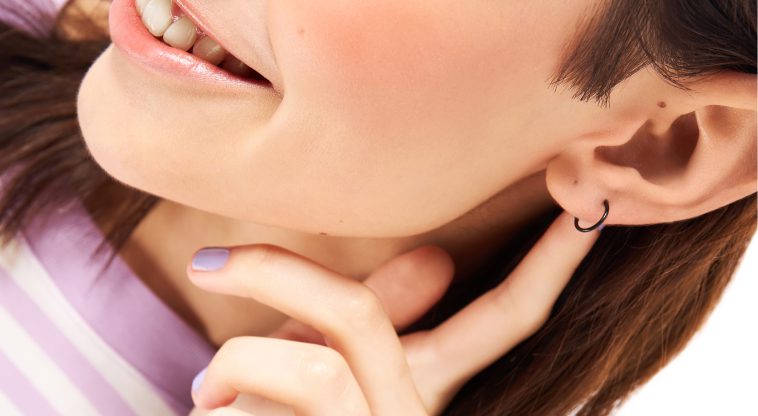 Nose Piercing 101: Τι πρέπει να γνωρίζετε